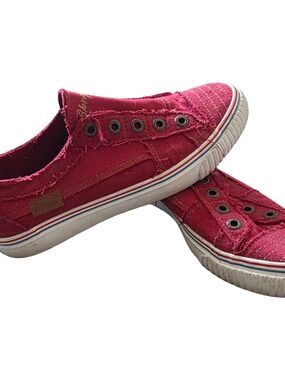 Malibu Slip-On Canvas Sneakers - Magenta Red